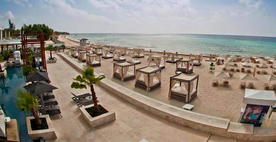 Top Beach Club / Restaurant in Playa del Carmen - DREAM RENTALS